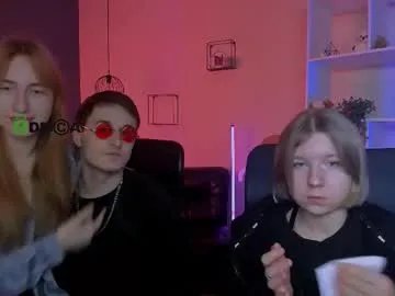 beauty_liam — GOAL: take off your T-shirt [100 tokens remaining] Welcome to my room! #bigcock #new #teen #muscle #18