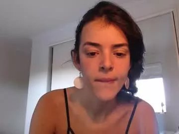 bella_bloom1 on Chaturbate