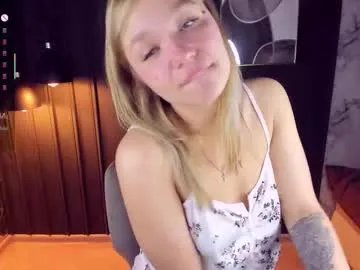 bella_cosmos on Chaturbate