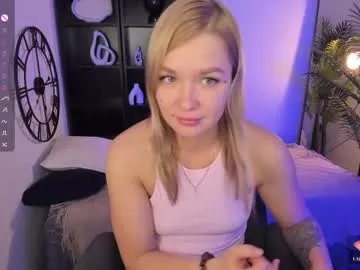 bella_cosmos on Chaturbate