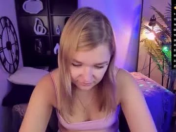 bella_cosmos on Chaturbate