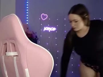 Offline bellamonroee on Chaturbate