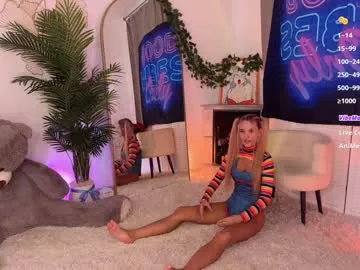 Freechat blush_mikki on Chaturbate