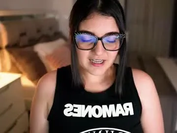 Offline camila_buitrago on Chaturbate