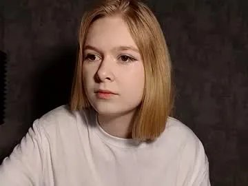 chanelledroz on Chaturbate