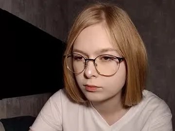 chanelledroz on Chaturbate