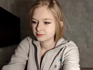 chanelledroz on Chaturbate