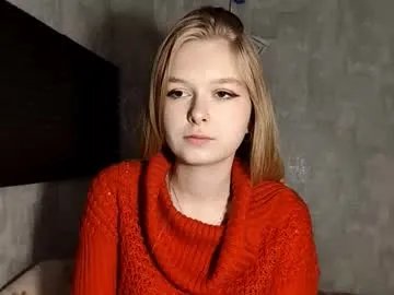 chanelledroz on Chaturbate