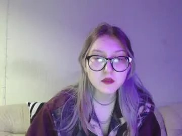 cherry_hazzze on Chaturbate