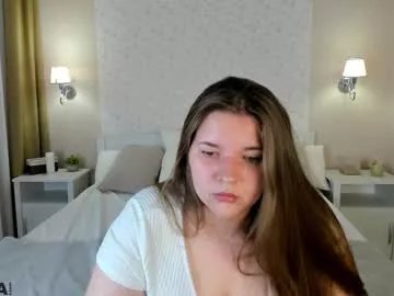 chloee_white on Chaturbate