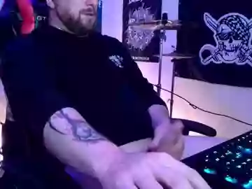 Offline cockarsenal on Chaturbate