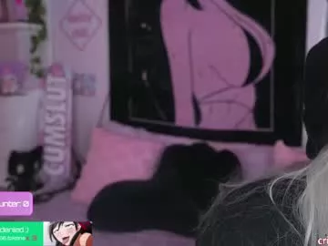 Offline crimsonkitten on Chaturbate