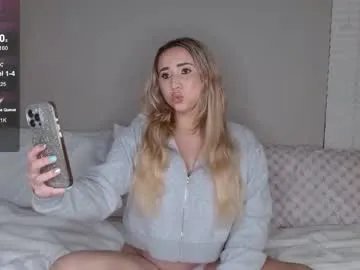 crystalstarlet on Chaturbate