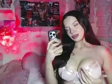 Offline crystalsweet2000 on Chaturbate