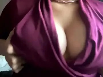 crystalyn777 on Chaturbate