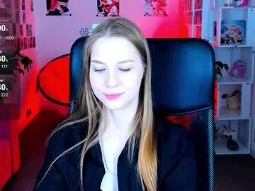 Offline cutemousee on Chaturbate