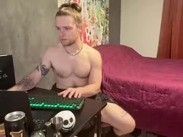 Offline daddydaydrinkz on Chaturbate