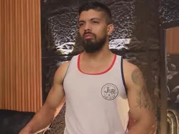 dann_saenz — Muscle worship + Oil Up [138 tokens left] #flex #hairy #master #daddy #muscle