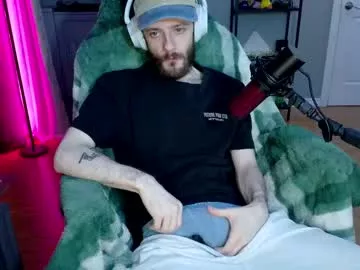 Offline digbicknik on Chaturbate