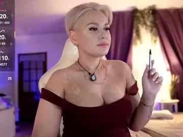 divine_kim on Chaturbate