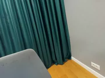 Freechat ehotlovea on Chaturbate