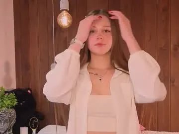 elainabarkenhagen on Chaturbate