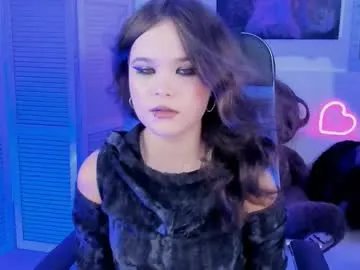 elainebeness on Chaturbate