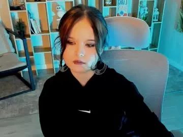 elainebeness on Chaturbate