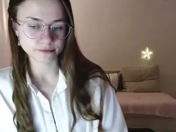 Offline eliscuteblonde on Chaturbate