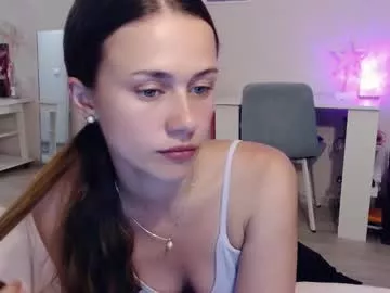 Offline eliscuteblonde on Chaturbate