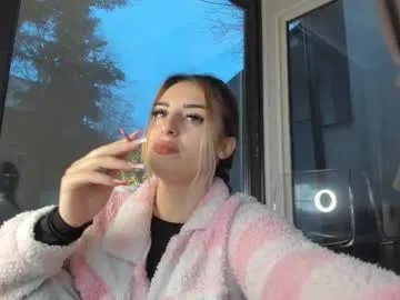 ella_vee on Chaturbate