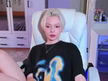 Offline ellales on Chaturbate