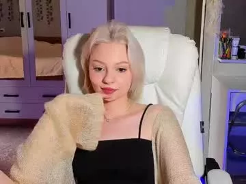 Offline ellales on Chaturbate