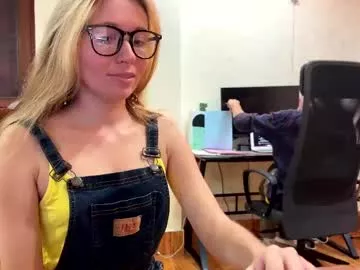 Offline ellcrys on Chaturbate