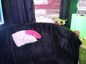 Offline elle4you on Chaturbate