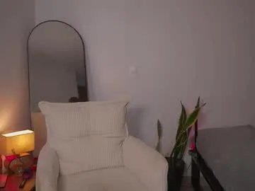 emely_dolce on Chaturbate