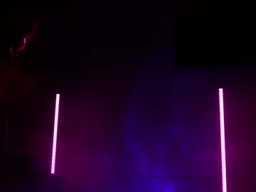 Freechat emilybatee on Chaturbate