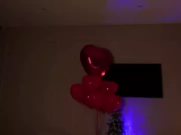 Freechat emilybatee on Chaturbate