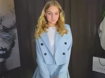 Offline emilyhewell on Chaturbate