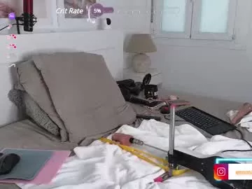 Offline emmybum on Chaturbate