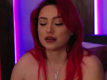 emyhilton_ on Chaturbate