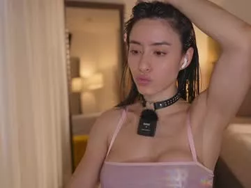 Freechat emyii on Chaturbate