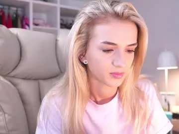 Offline entya on Chaturbate