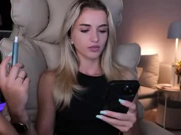 Offline entya on Chaturbate