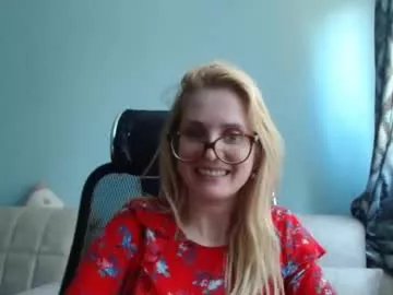eva2323 on Chaturbate
