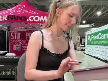 Offline eve003300 on Chaturbate