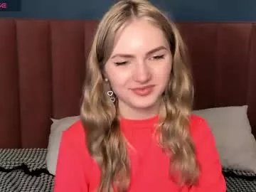 evelineamore on Chaturbate