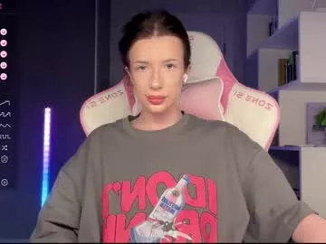 Offline fairy_bloomix on Chaturbate