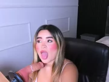 Freechat gigiidoll on Chaturbate