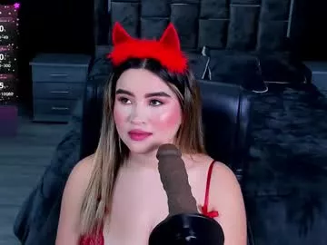 Freechat gigiidoll on Chaturbate